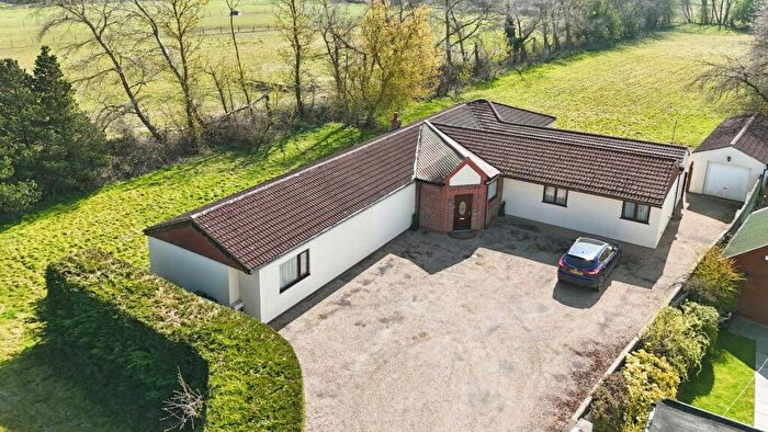 4 Bedroom Detached Bungalow For Sale In North Moor Lane, Cottingham, HU16