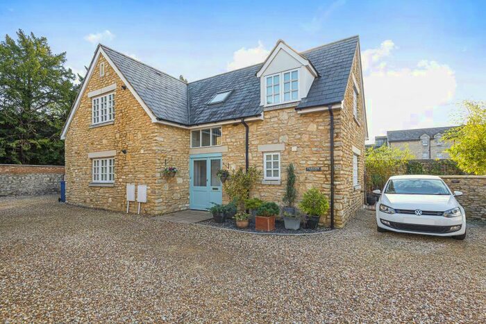 2 Bedroom Apartment To Rent In Town Centre, Bicester, OX26