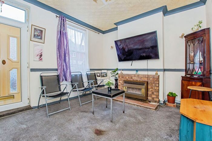 3 Bedroom Terraced House For Sale In Gladstone Street, Peterborough, PE1