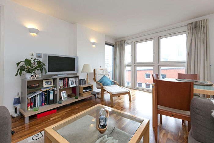 1 Bedroom Apartment To Rent In Fairmont Avenue, London, E14