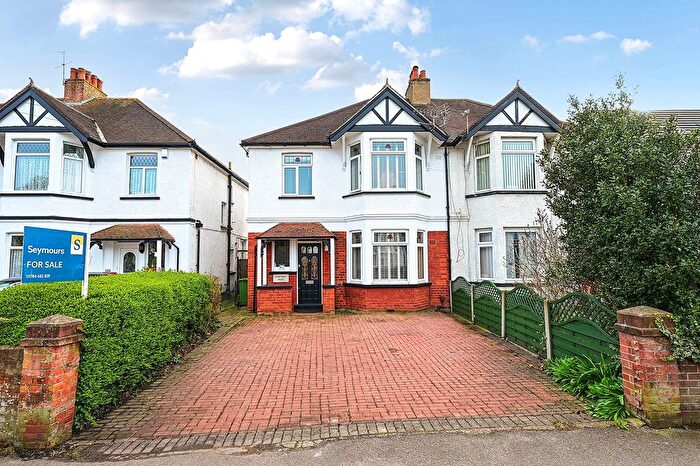 4 Bedroom Semi Detached House For Sale In Staines, Surrey, TW18