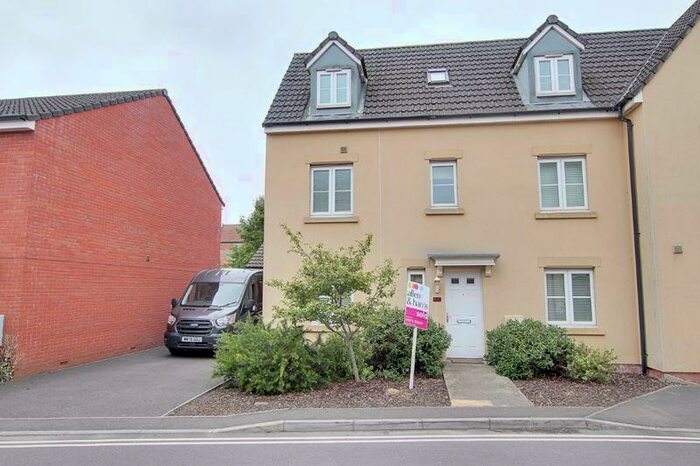 4 Bedroom Semi-Detached House To Rent In Primmers Place, Westbury, BA13