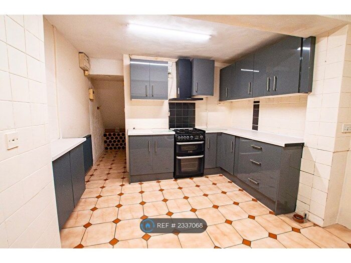 3 Bedroom Terraced House To Rent In Wyndhurst Road, Birmingham, B33