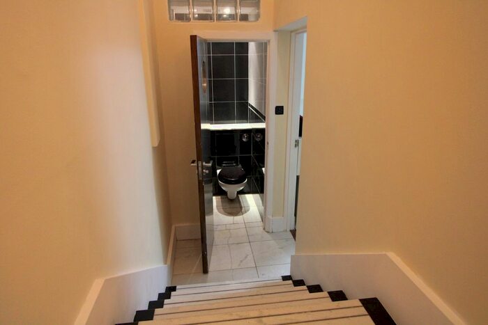 3 Bedroom Flat To Rent In Montagu Mansions, Marylebone, W1U