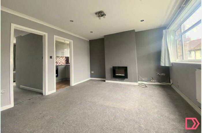 1 Bedroom Flat To Rent In Barnfield Court, Southampton, Southampton, SO19