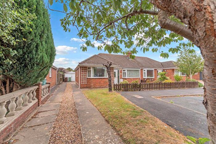 3 Bedroom Semi-Detached Bungalow For Sale In St. Peters Crescent, Humberston, DN36