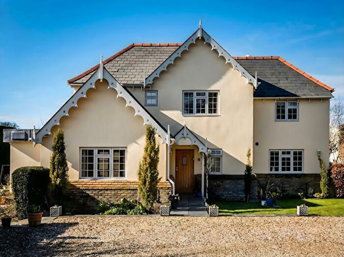 6 Bedroom Detached House For Sale In Haywards Lane, Cheltenham, GL52