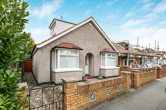 3 Bedroom Bungalow For Sale In St. Pauls Road, Staines-Upon-Thames, Surrey, TW18