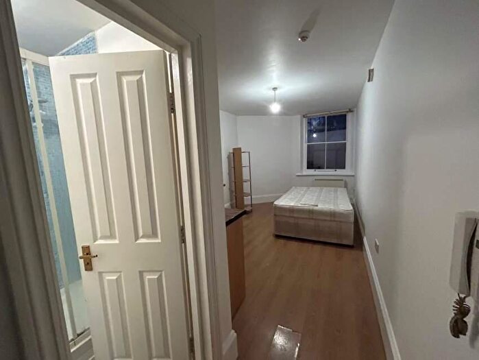 Flat To Rent In Holland Road, Hove, East Sussex, BN3