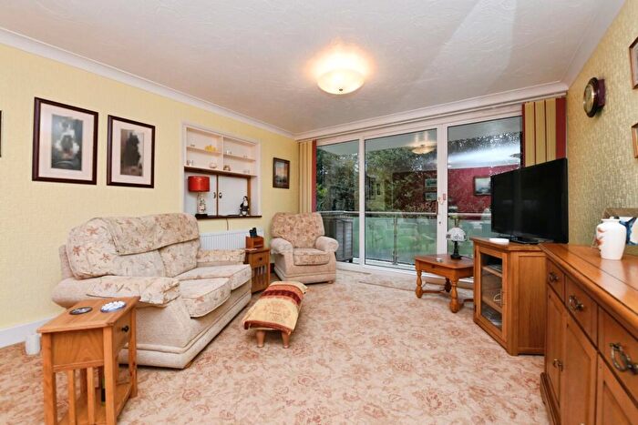 2 Bedroom Flat For Sale In Sawyers Hall Lane, Brentwood, Essex, CM15