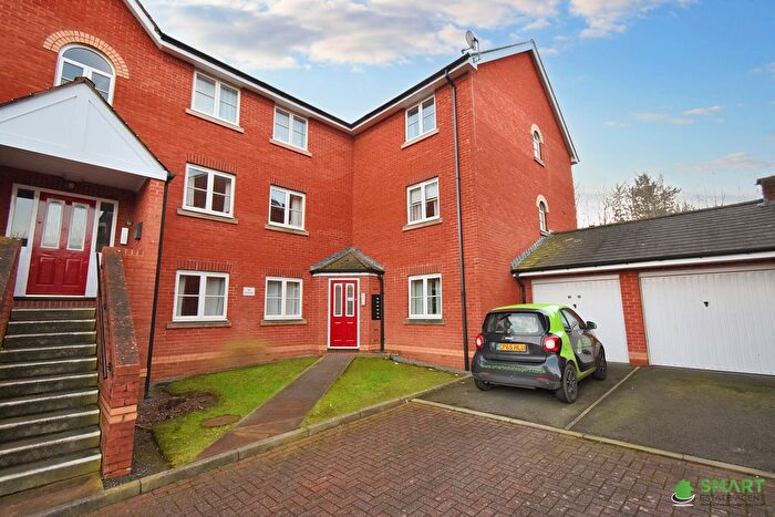 2 Bedroom Flat For Sale In Lewis Crescent, Exeter, EX2