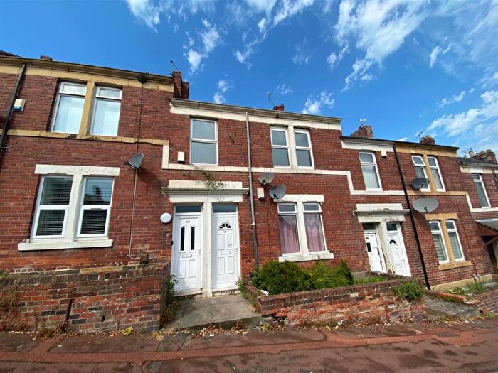3 Bedroom Flat To Rent In King Edward Street, Sunderland Road, Gateshead, NE8