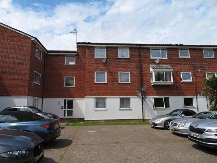 1 Bedroom Flat To Rent In Loughton, IG10