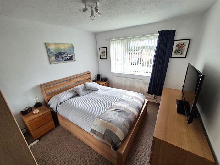 2 Bedroom Flat For Sale In Sea View Road, Parkstone, Poole, BH12