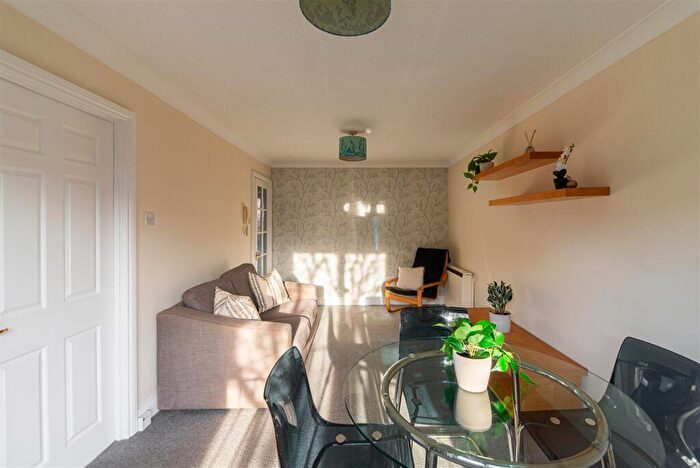 2 Bedroom Flat To Rent In Deneside Court, Jesmond Vale, Newcastle Upon Tyne, NE2