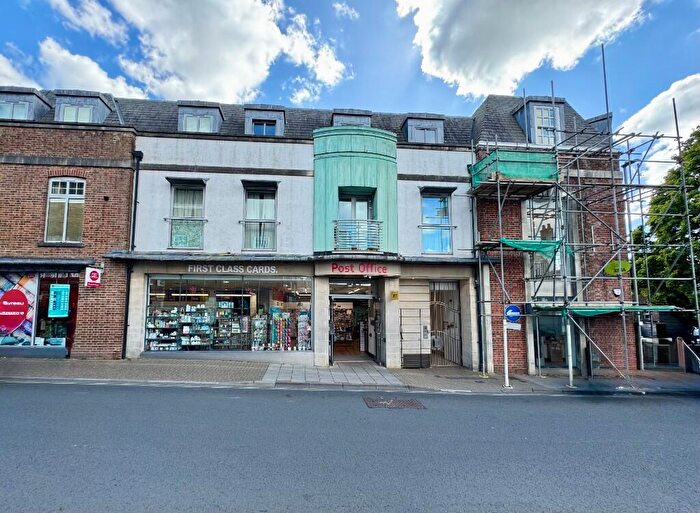 2 Bedroom Flat For Sale In Crown Post Court, Dorchester, Dorset, DT1