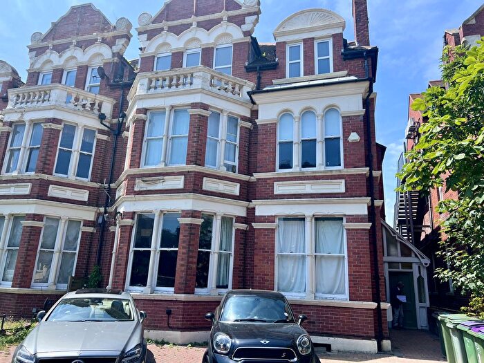 2 Bedroom Flat For Sale In Grimston Avenue, Folkestone, CT20