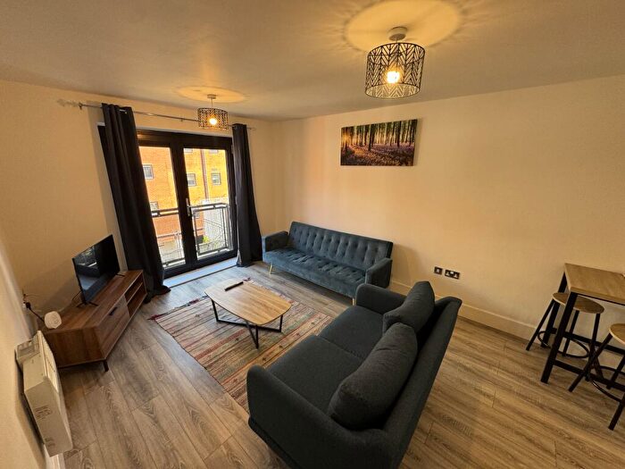 2 Bedroom Apartment To Rent In Clement Street, B1
