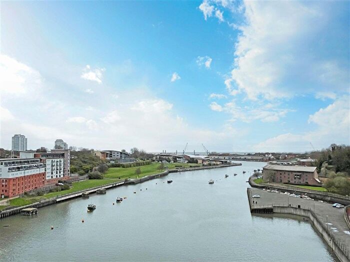 3 Bedroom Flat For Sale In West Wear Street, Sunderland, SR1