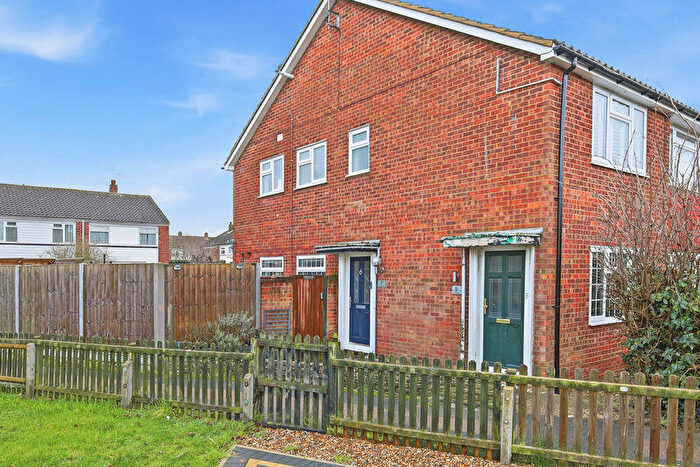 2 Bedroom Maisonette For Sale In Downlands, Waltham Abbey, EN9