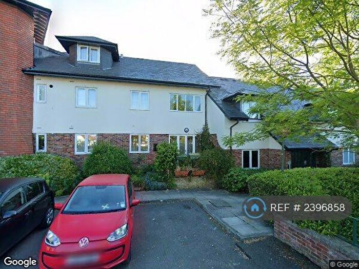 2 Bedroom Flat To Rent In Manor Court, London, E4