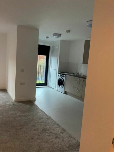 2 Bedroom Flat To Rent In Ashtree Road, Glasgow, G43