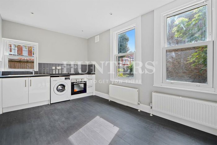 Studio To Rent In Chester Road, London, N17