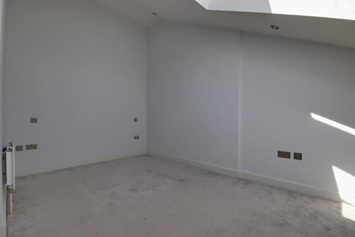 2 Bedroom Duplex To Rent In St. Ann Way, Gloucester, GL1