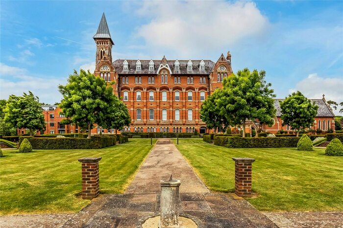 2 Bedroom Flat To Rent In Little Trodgers Lane, Mayfield, East Sussex, TN20