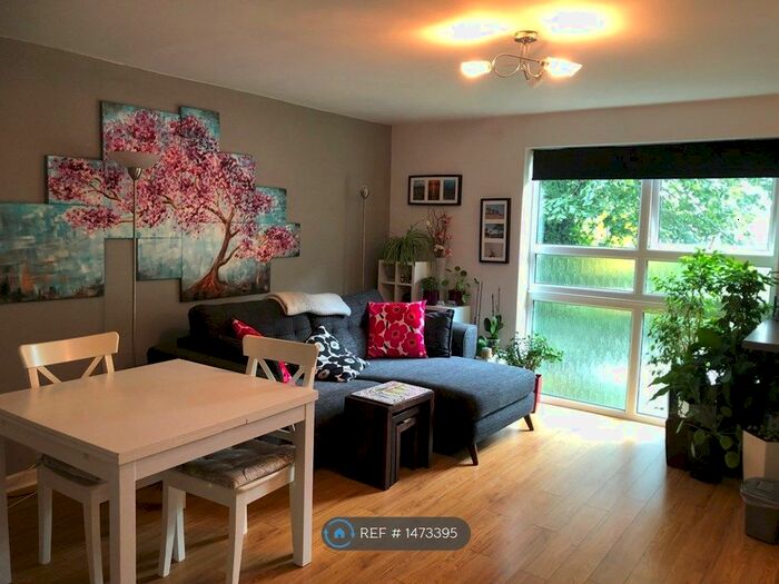 1 Bedroom Flat To Rent In Botwell Common Road, Hayes, UB3