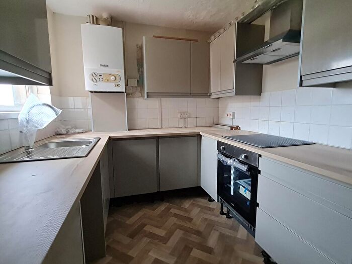 1 Bedroom Flat To Rent In John Street, Newport, PO30