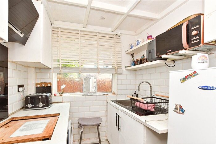 1 Bedroom Flat For Sale In Robin Hood Lane, Sutton, Surrey, SM1