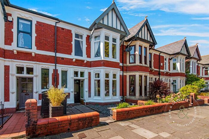 2 Bedroom Maisonette For Sale In Victoria Park Road West, Victoria Park, Cardiff, CF5