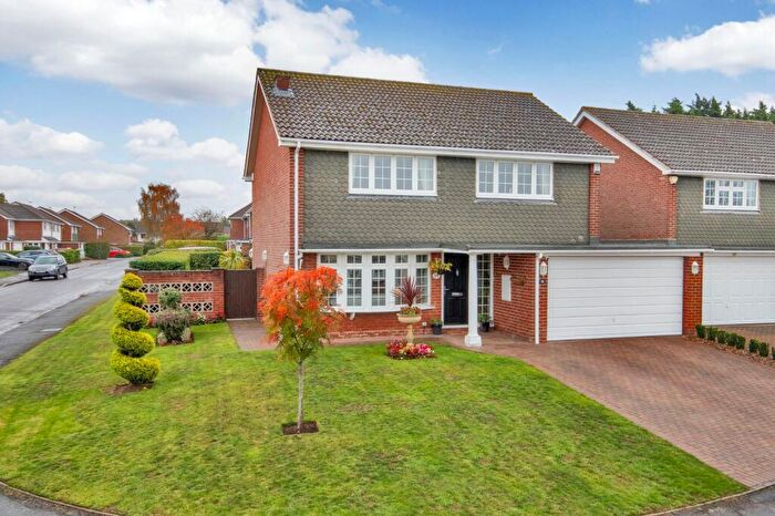 4 Bedroom Detached House For Sale In Chantry Avenue, Hartley, DA3