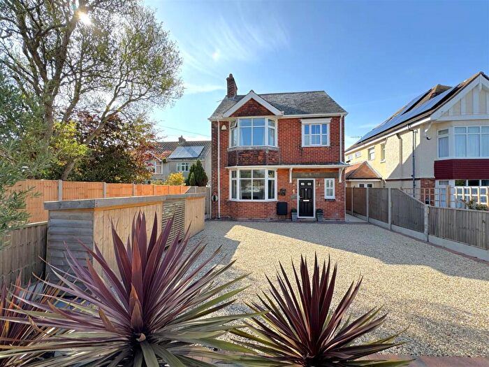 3 Bedroom Detached House For Sale In Southfield Avenue, Lodmoor, DT4
