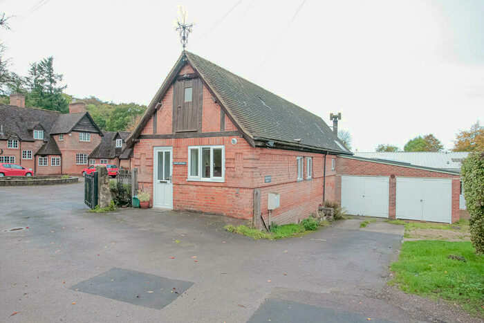 2 Bedroom Link Detached House To Rent In Craft Cottage, Kiln Lane, OX3