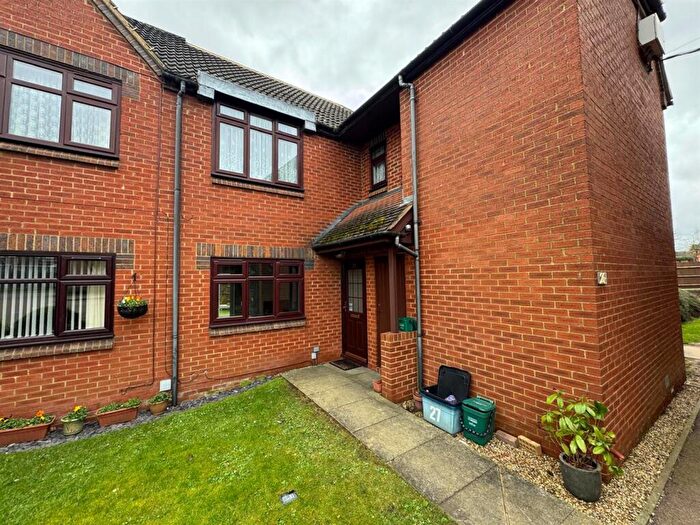 2 Bedroom Retirement Property For Sale In The Lawns, Stevenage, SG2