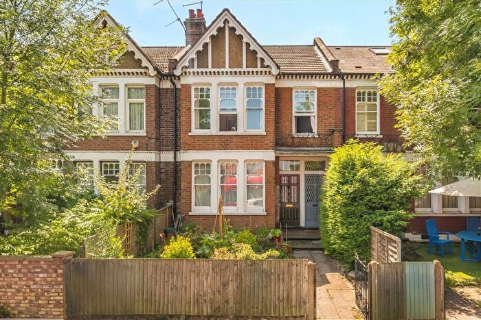 2 Bedroom Flat For Sale In Weir Road, Balham, SW12