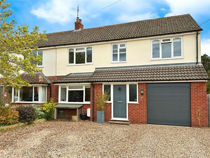 4 Bedroom Semi-Detached House For Sale In The Avenue, Mortimer Common, Reading, Berkshire, RG7