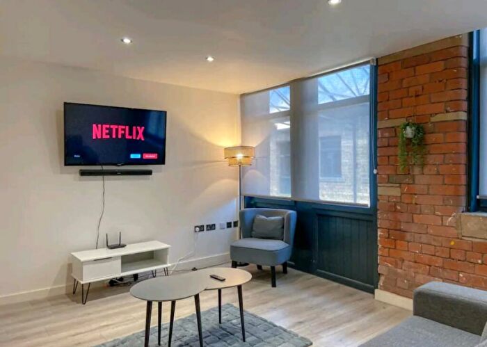 2 Bedroom Flat To Rent In Conditioning House Bradford, BD1