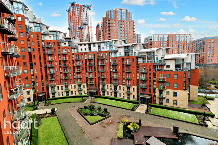 1 Bedroom Apartment For Sale In Gotts Road, Leeds, LS12