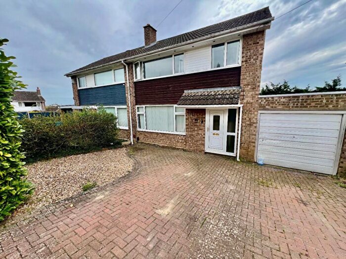 3 Bedroom Semi Detached House For Sale In Lancaster Road, Rothwell, Kettering, NN14