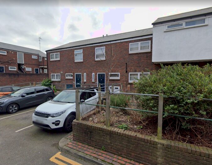 1 Bedroom Detached House To Rent In Sturrock Close, London, N15