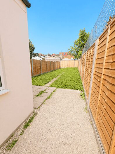 4 Bedroom End Of Terrace House To Rent In Buxton Road, E15