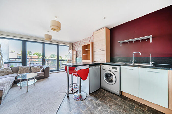 2 Bedroom Apartment To Rent In Gunyard Mews, London, SE18