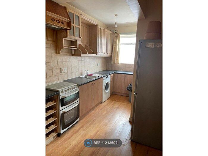 2 Bedroom Terraced House To Rent In Elmina Road, Swindon, SN1