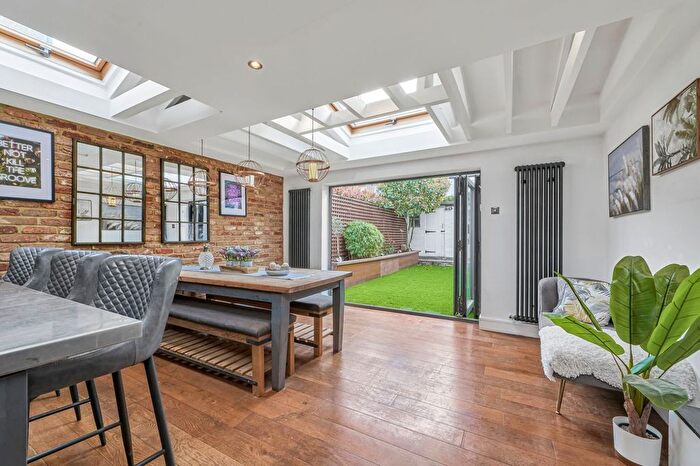 4 Bedroom Terraced House For Sale In Franche Court Road, Earlsfield, London, SW17