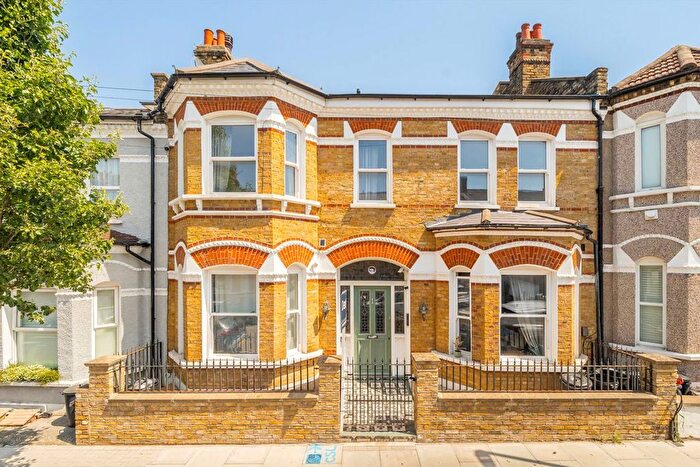 3 Bedroom Flat For Sale In Dafforne Road, Tooting Bec, SW17