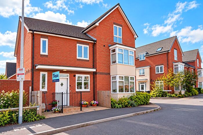 3 Bedroom Semi Detached House For Sale In Laing Close, Rugby, CV21