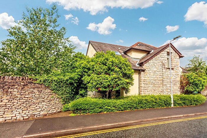 2 Bedroom Apartment For Sale In Riverdale Court, Kendal, LA9